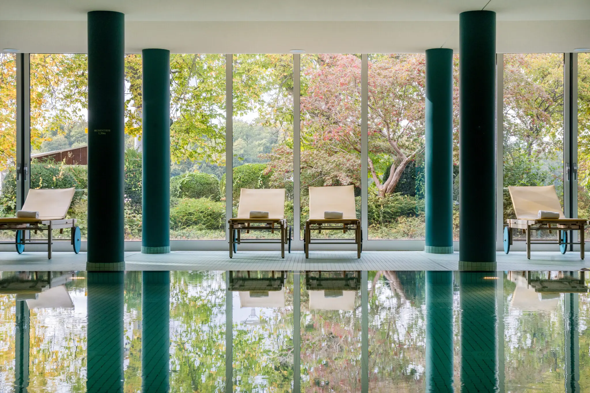 Schwimmbad Liegen Seehotel Rheinsberg_neu